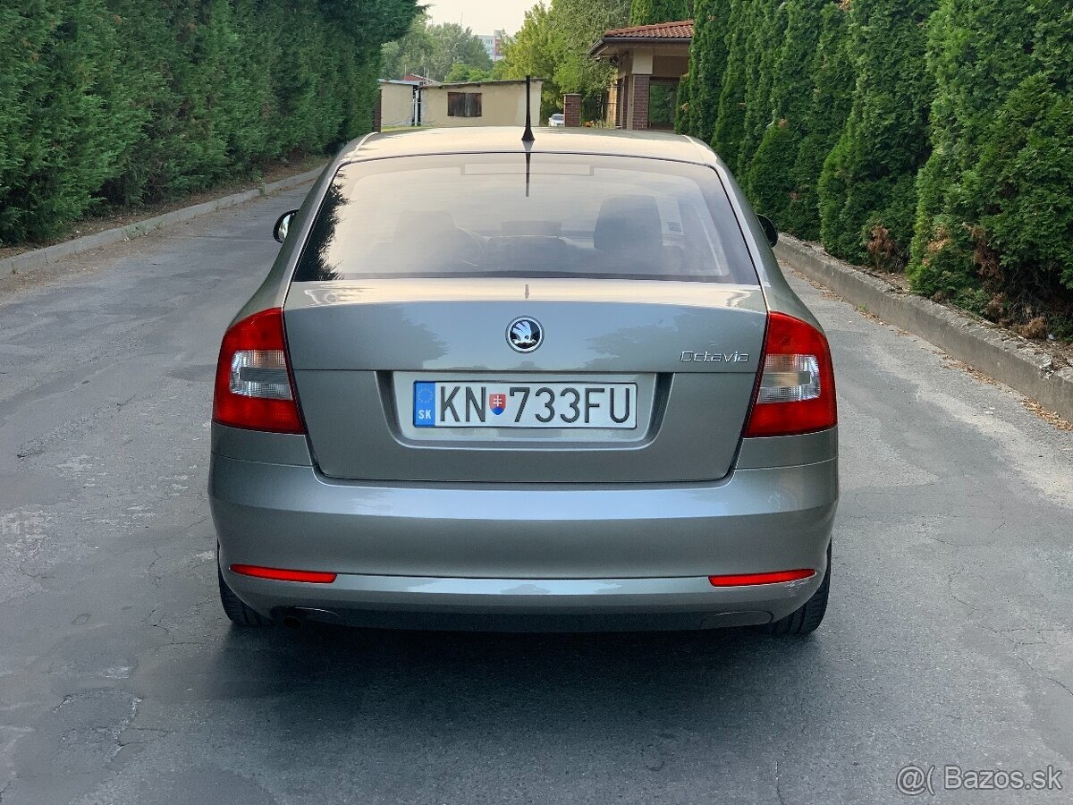 Škoda Octavia 1.6 benzín 2010 - 4