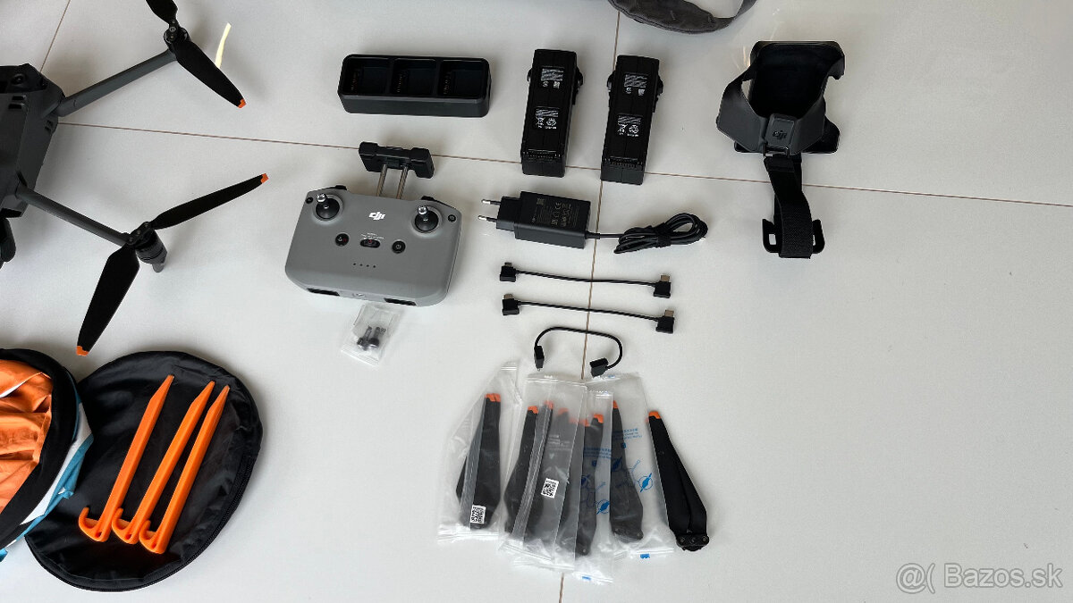 Predám nový dron DJI Mavic 3 v edícii Fly More Combo - 4