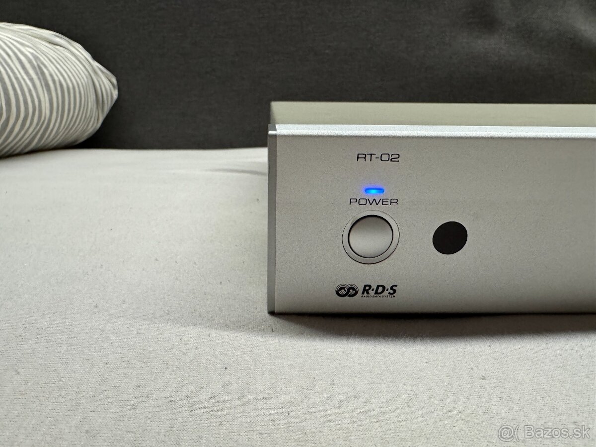 Predam audiofilský tuner Rotel RT-02 - 4