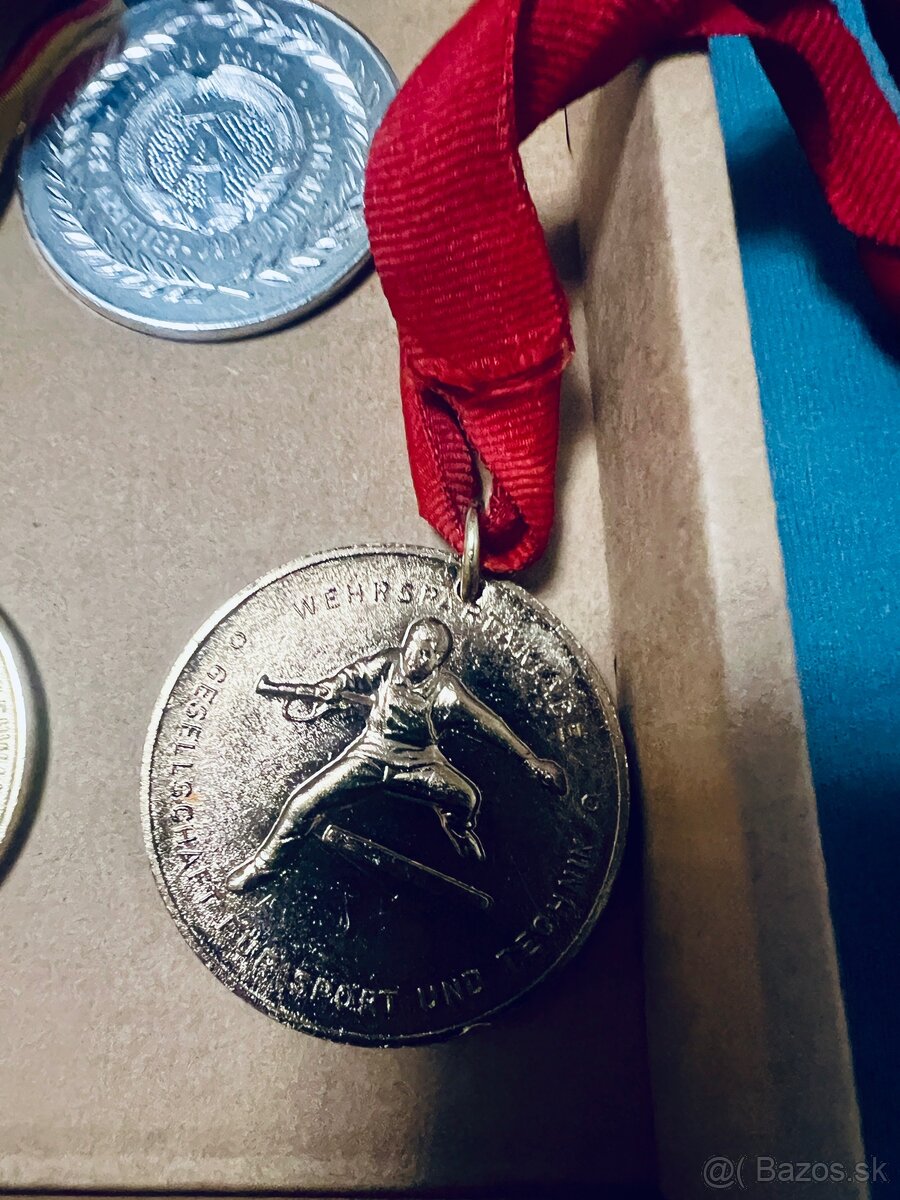 DDR medaile kovové - 4