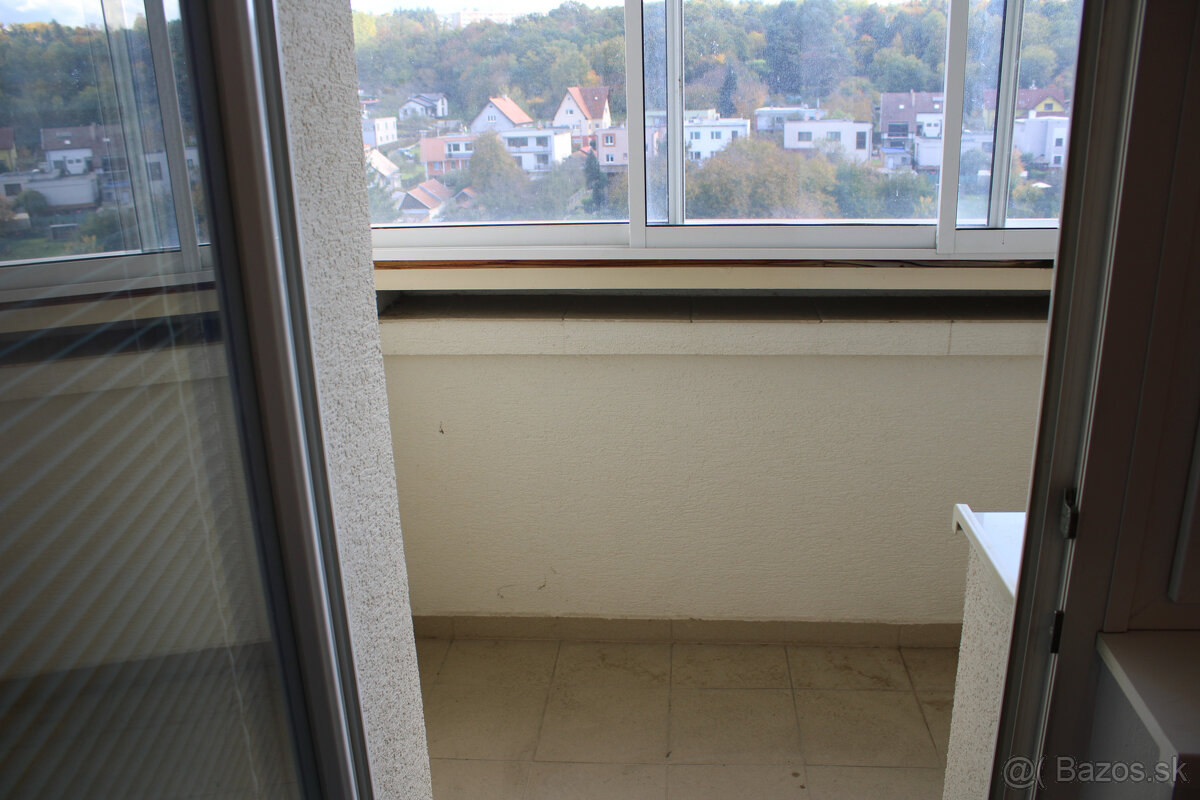 SPEKTRUM REALITY- Na Predaj 3-izbový byt, 72 m2 s loggiou, P - 4