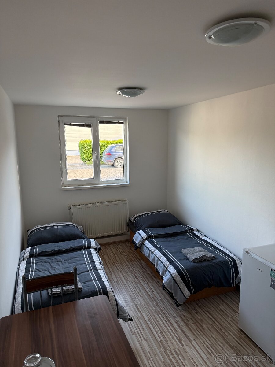 Na prenájom posteľ / izba - 4