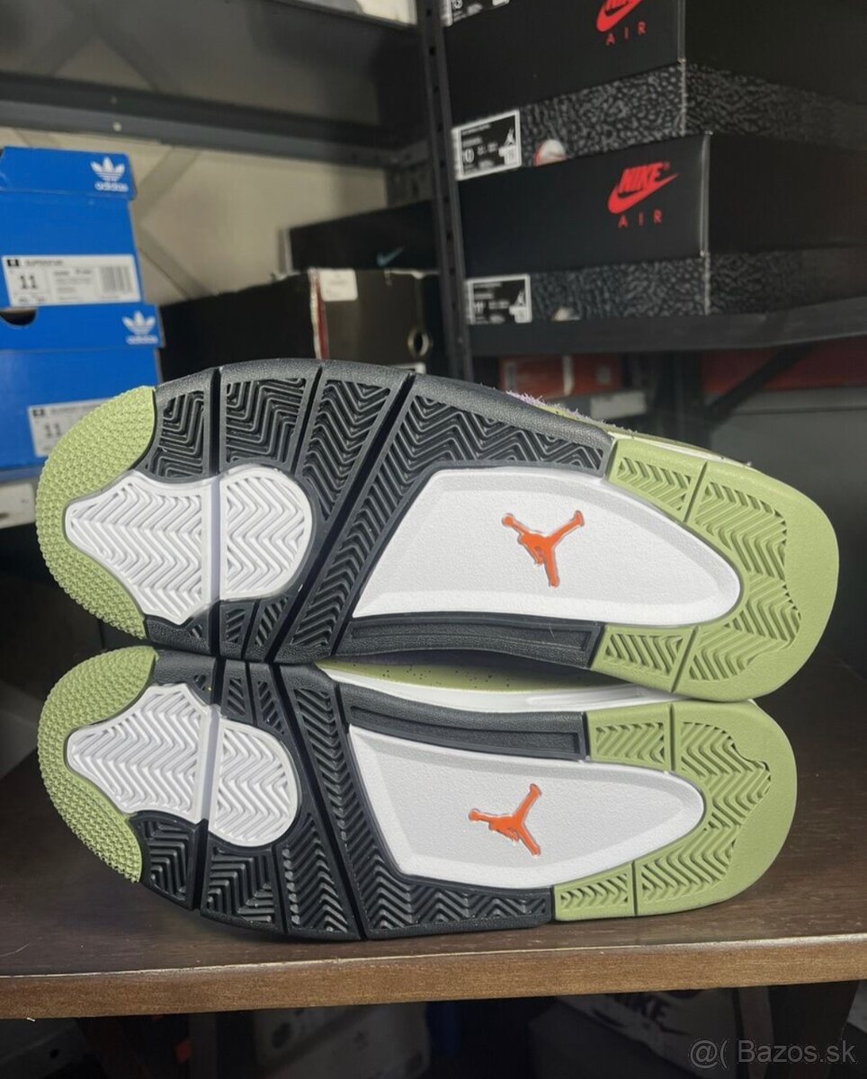 Nike Air Jordan 4 Canyon Purple - 4