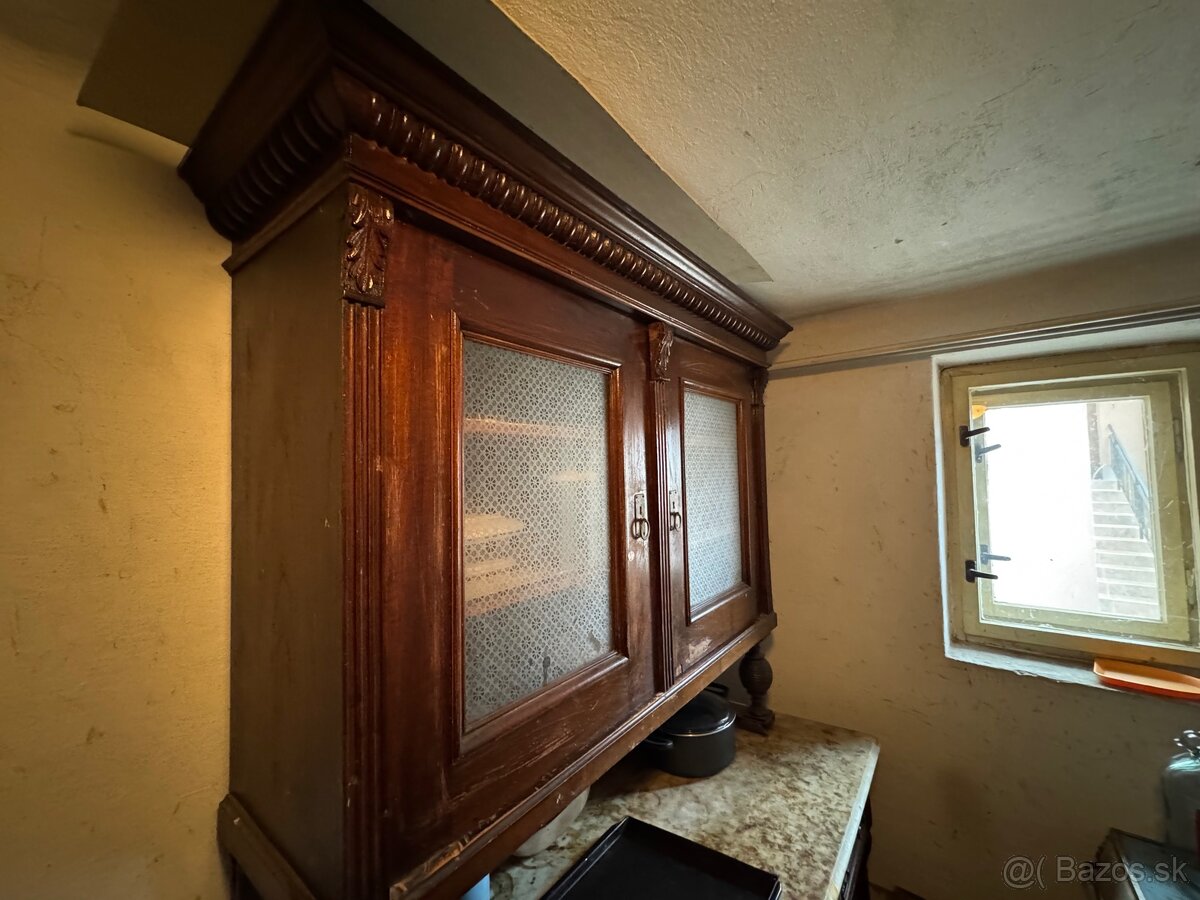 Starožitný príborník - 4