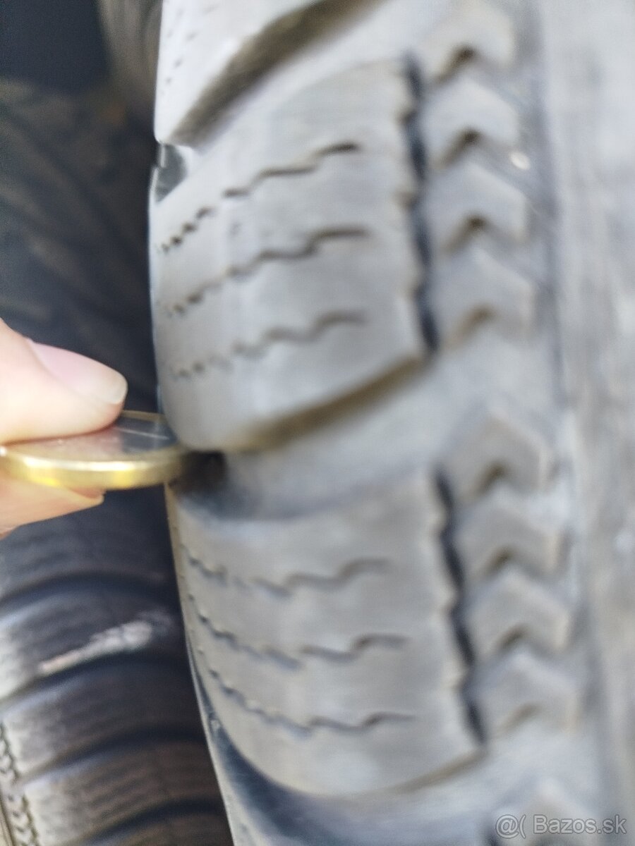 Predám staršie zimné pneumatiky 205/55 R16 s diskami - 4