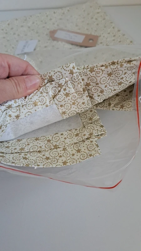 Vlastnoručne ušitý obrus pevná látka - smotanovo-zlatý - 4