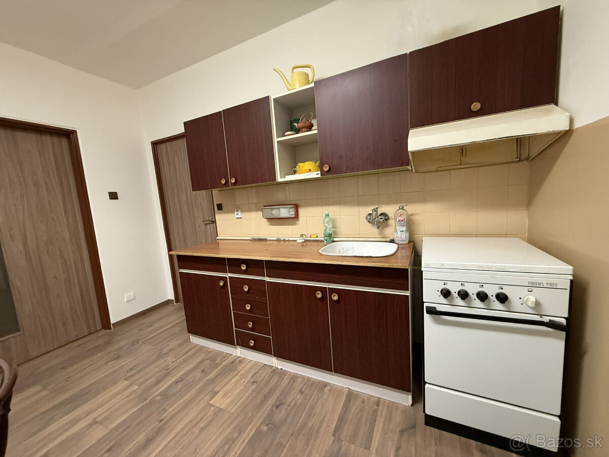 Veľký 2-izbový byt na prenájom - 4