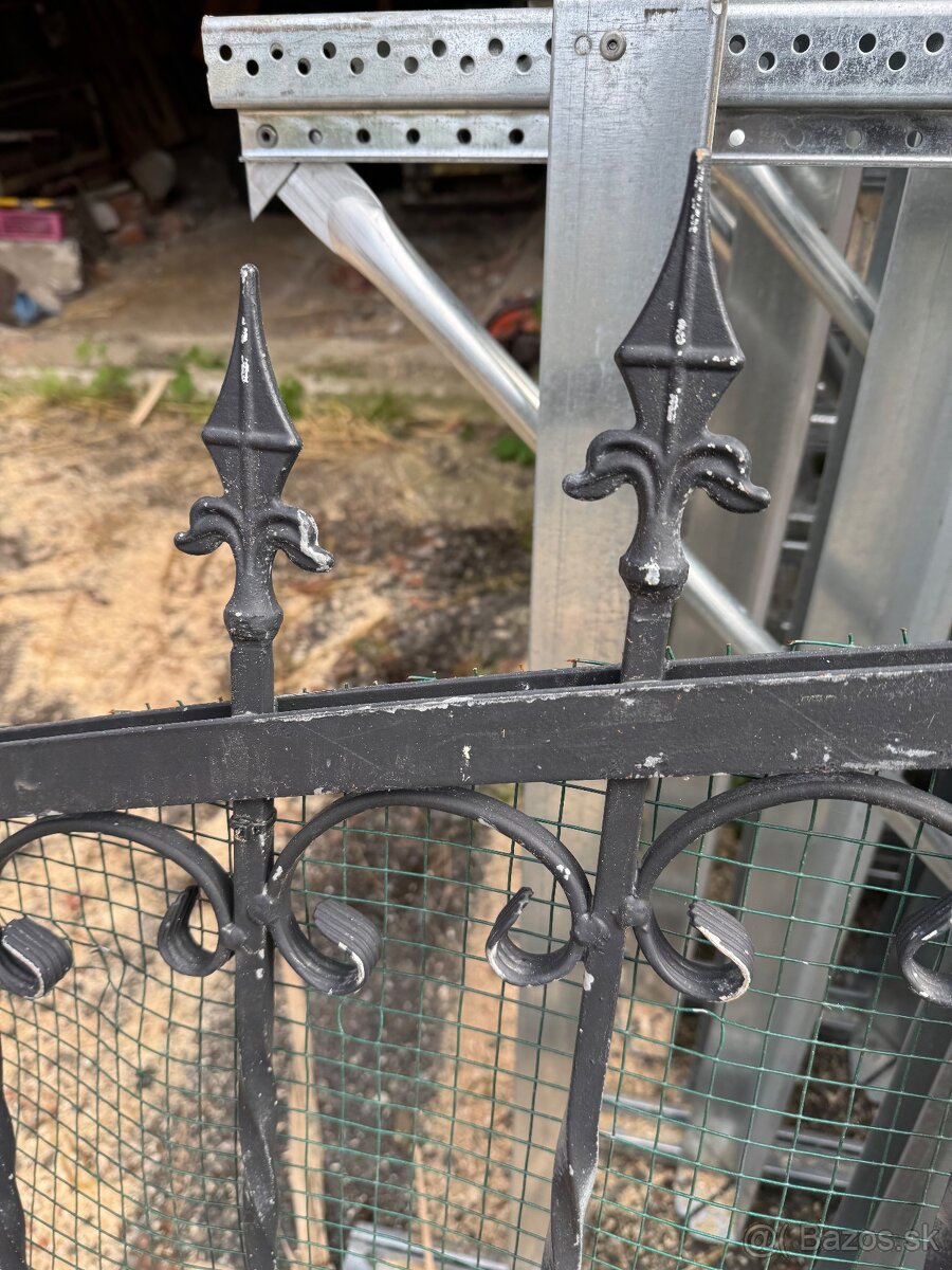 Masívna kovaná brána , plot, bránka - 4