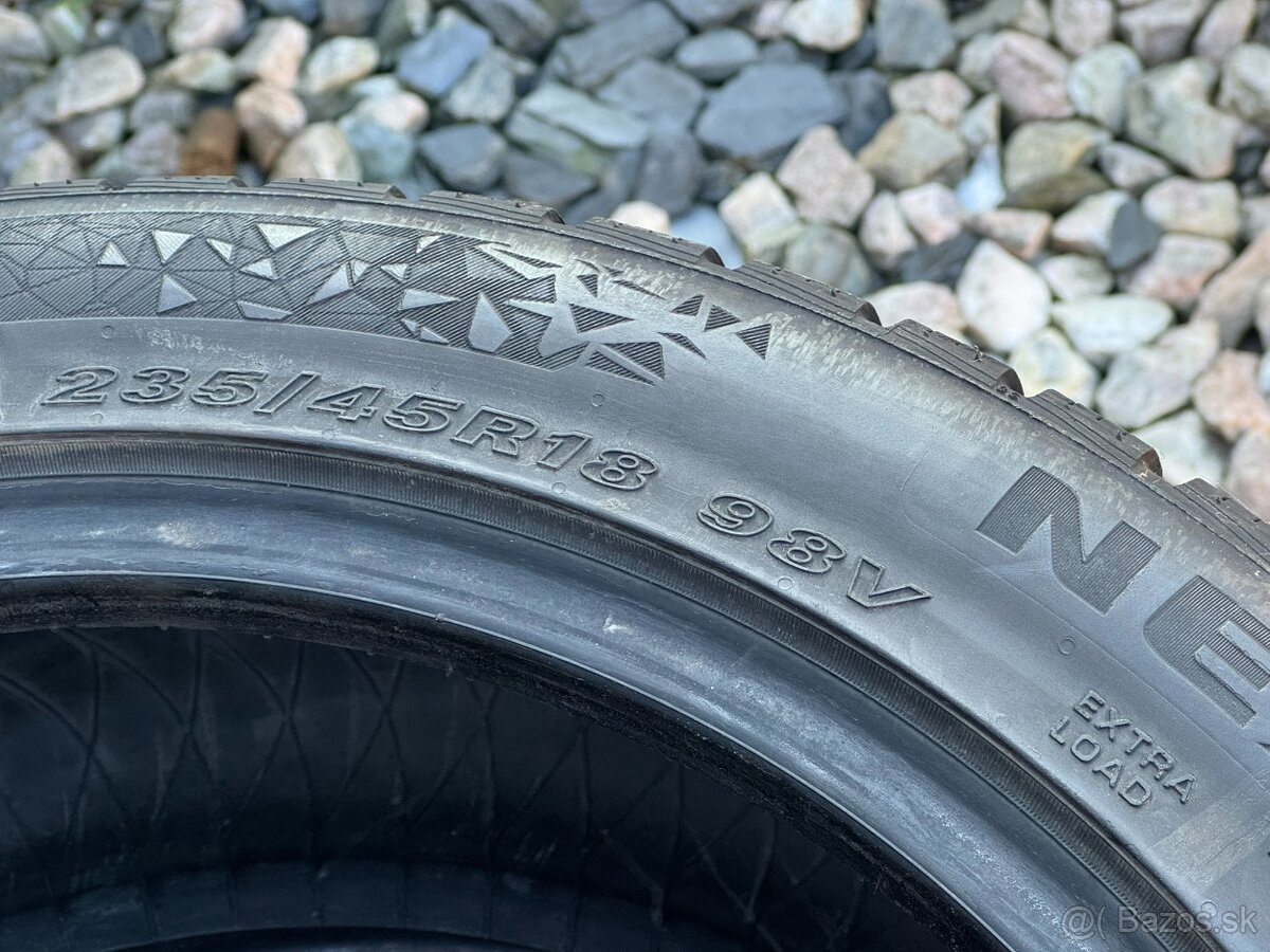 235/45 R18 - 4
