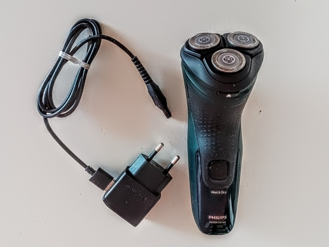 ELEKTRICKY HOLIACI STROJČEK PHILIPS - 4