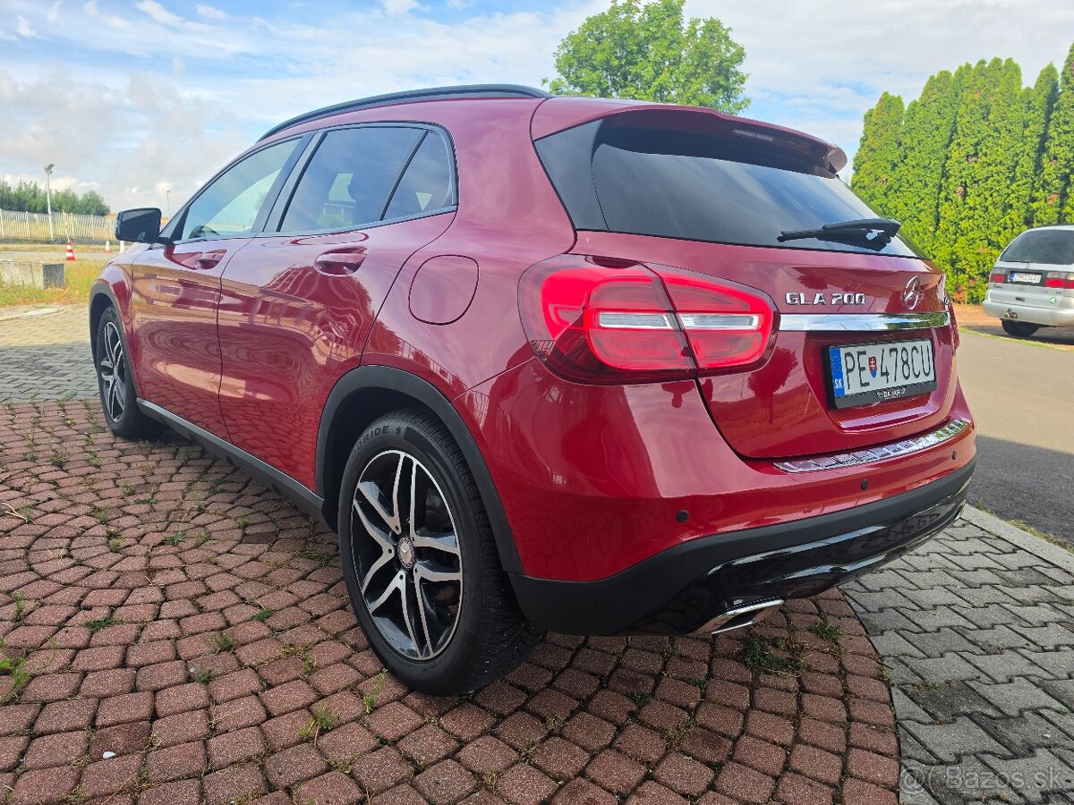Mercedes-Benz GLA 200 d A/T - 4