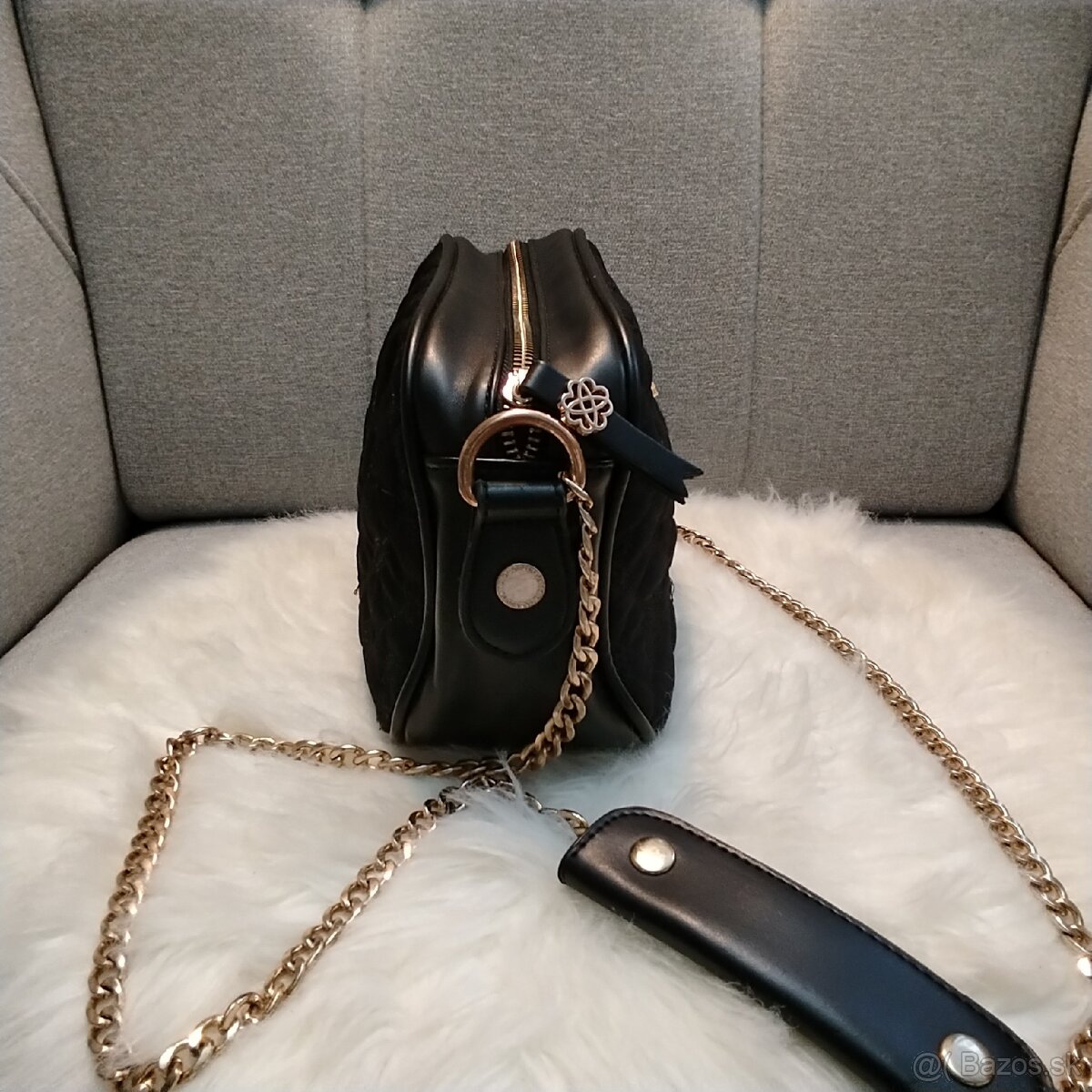 Elegantná čierna prešívaná crossbody kabelka MORGAN - 4