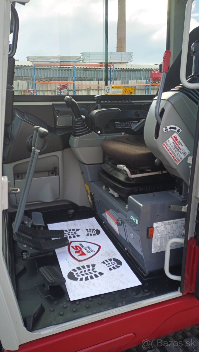 Takeuchi TB240 | 2023 | 712 MTH - 4