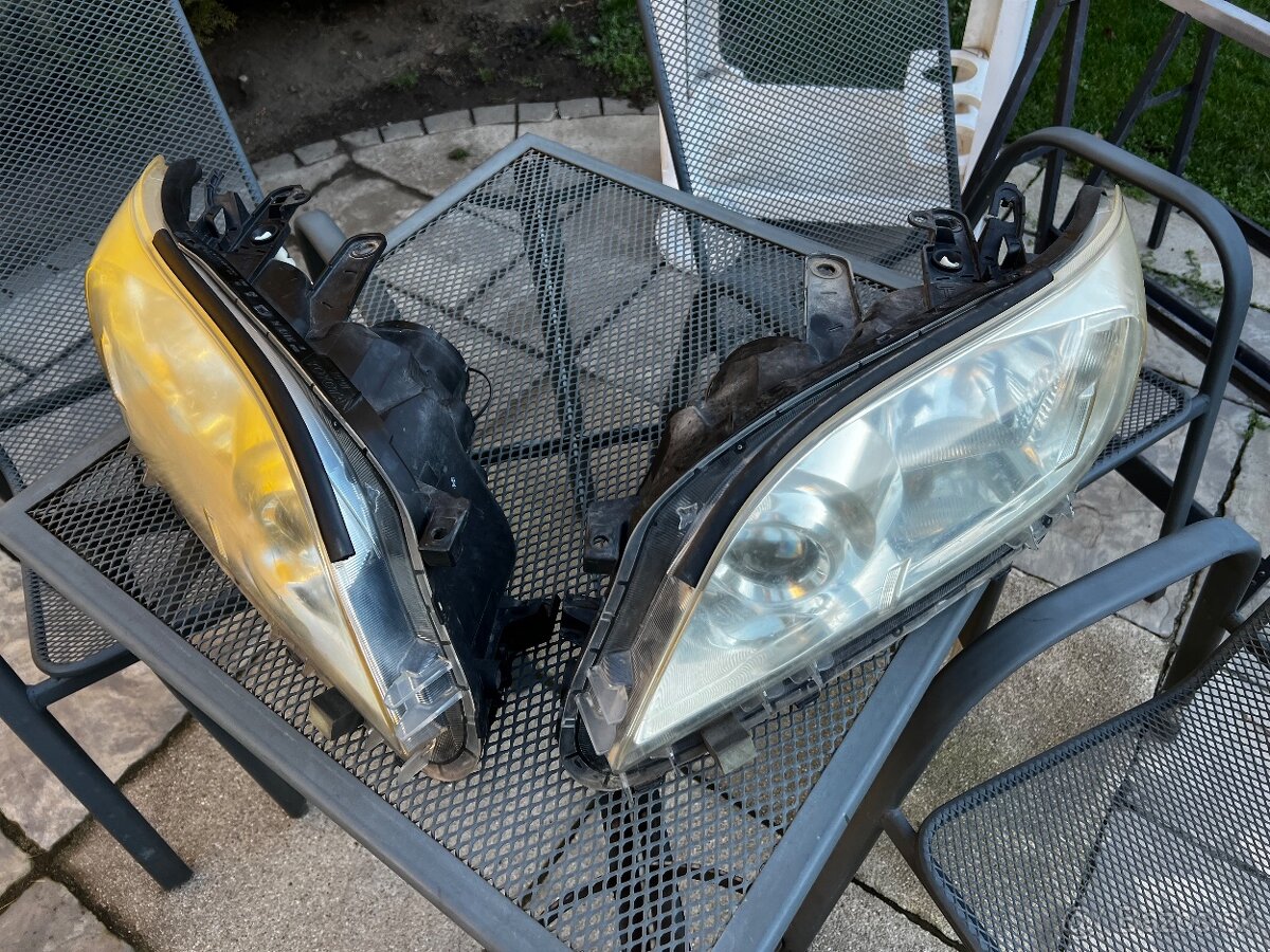 Svetla Toyota RAW4 - 4