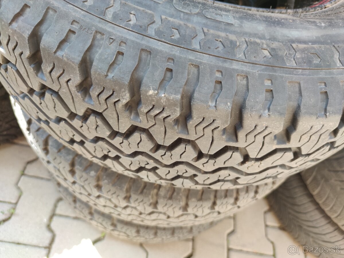 235/70 R16