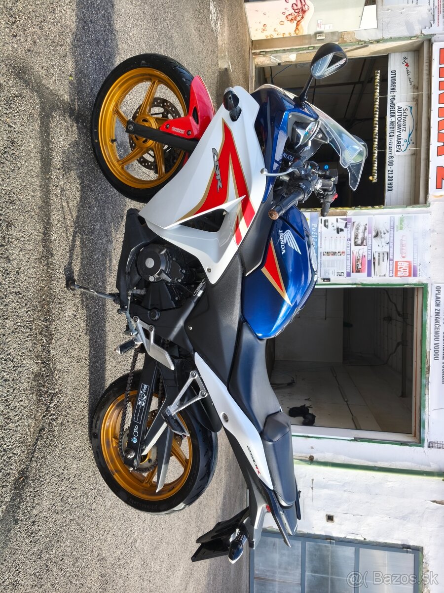 Honda CBR 250r - 4