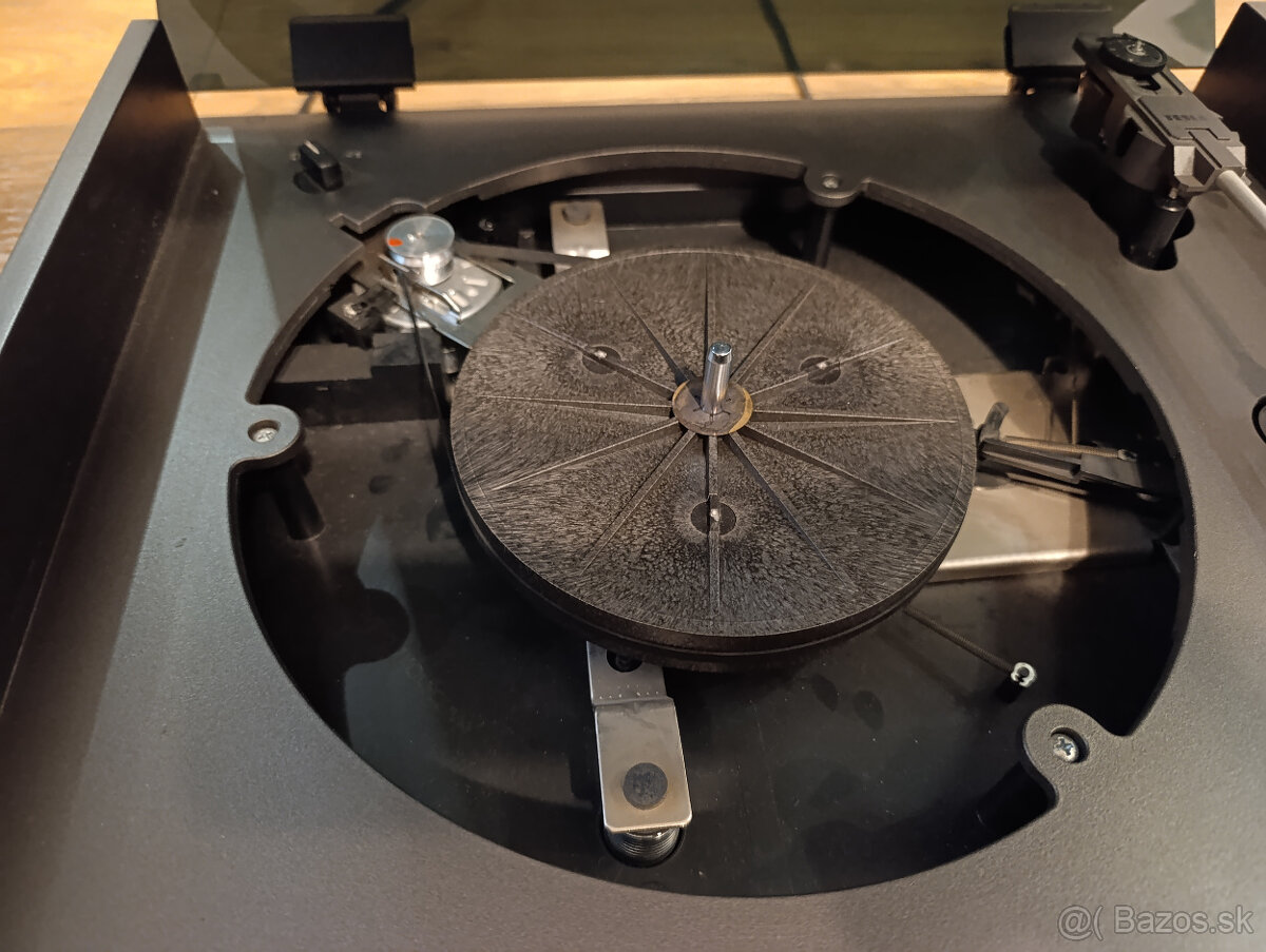 Gramofon TESLA NC470 - 4