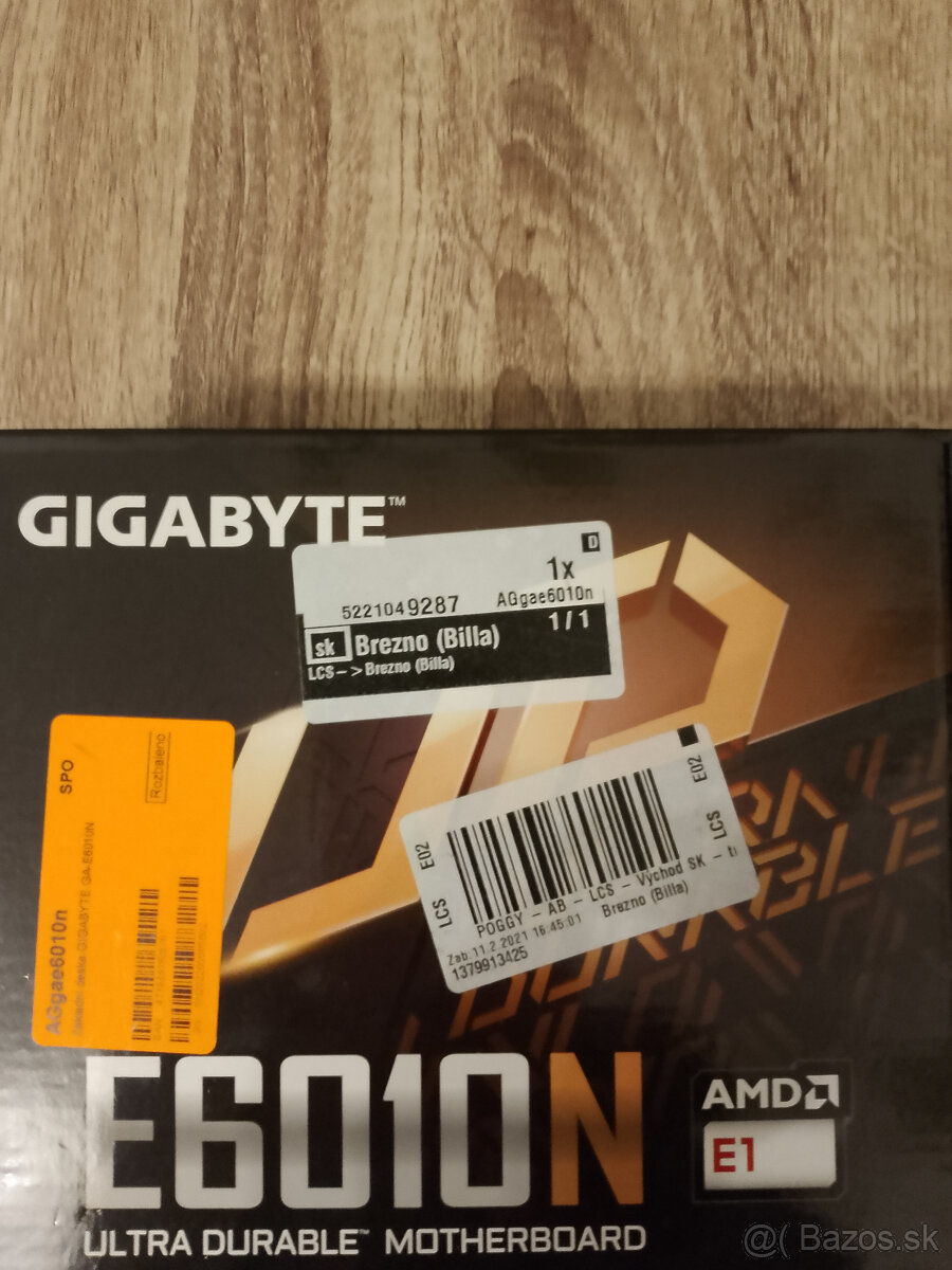 Gigabyte GA-E6010N - 4