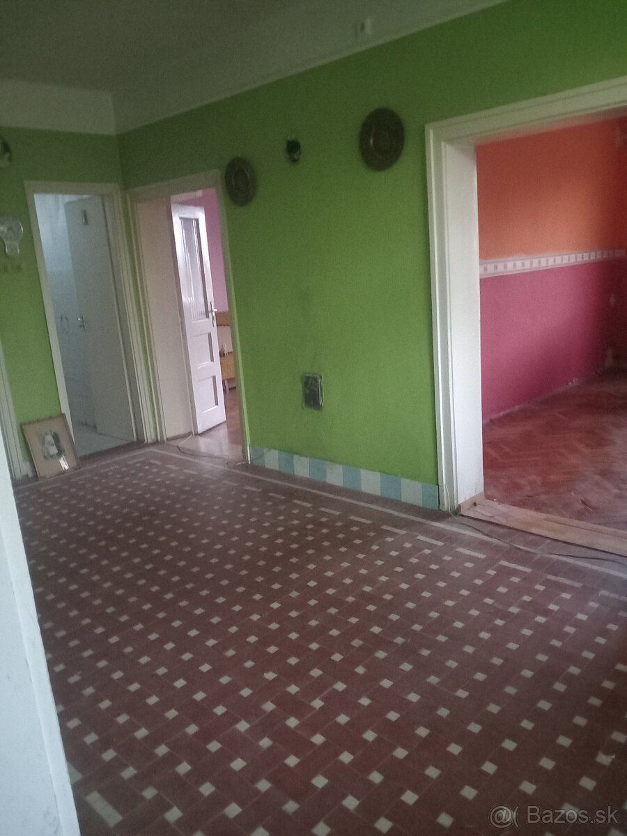 MAĎARSKO - Predává sa rodinný dom v centre obci Forró. - 4