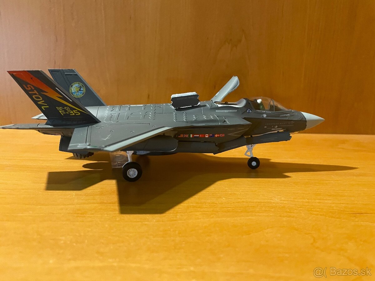 F-35B Lightning- model letadla 1:72 - 4