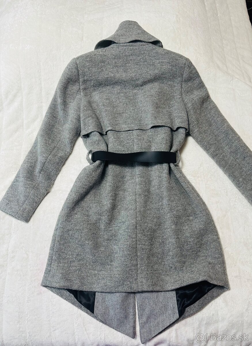 Asymetrický sivý kabát zn. Pietro Filipi originál - 4