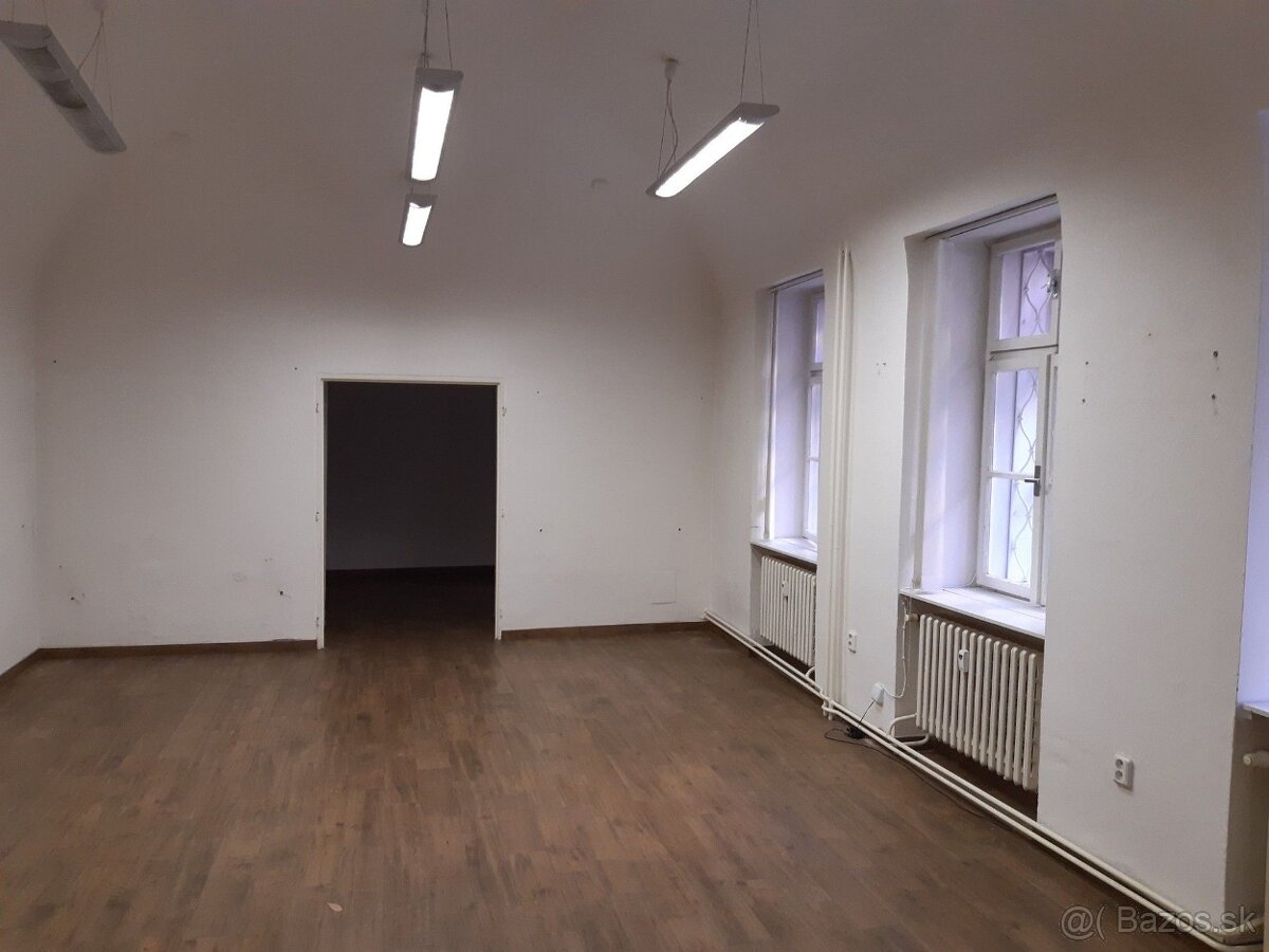 Prenájom priestoru v centre, Hlavná ul., prízemie, 42 m2. - 4