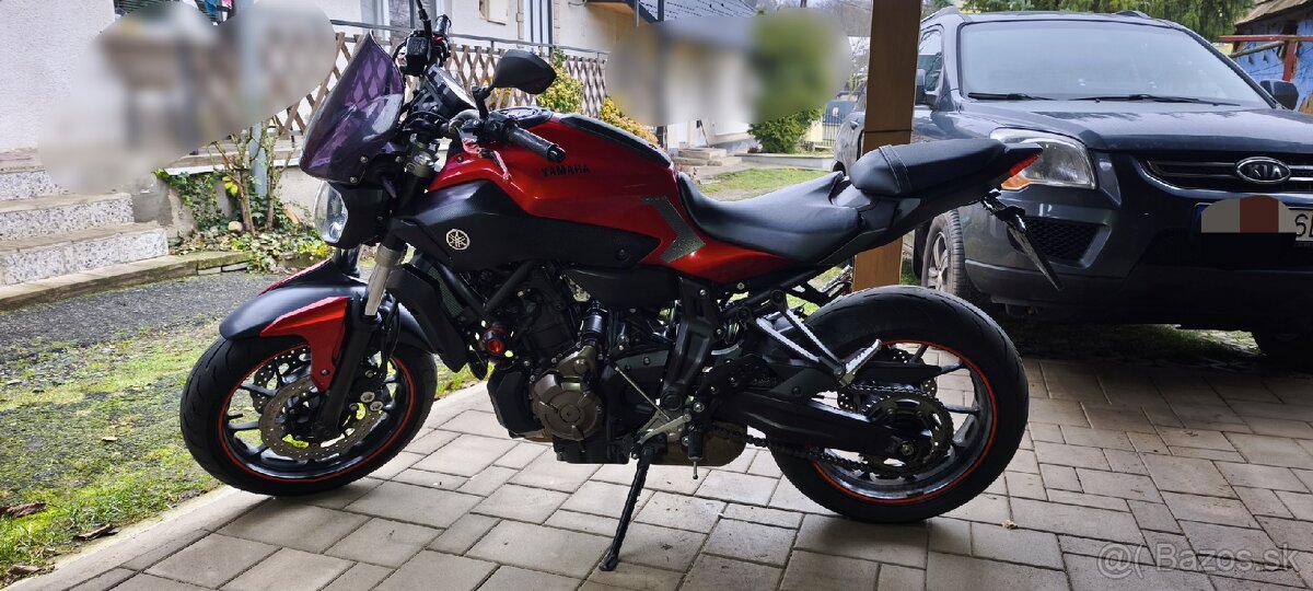 Yamaha MT 07 - 4