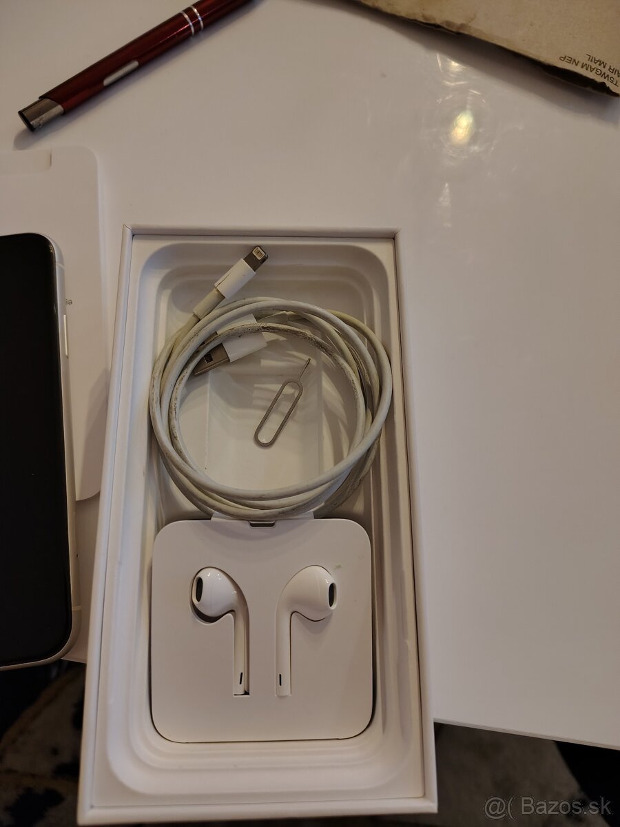 IPhone 11. 64 GB - 4