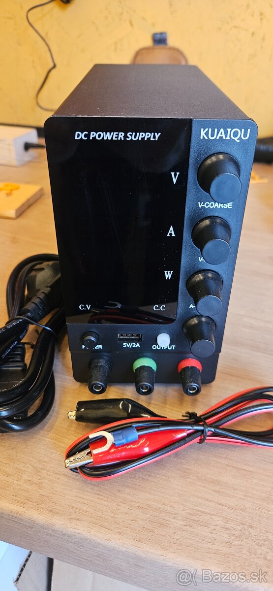 Laboratórny zdroj SPS-C3010 - 4