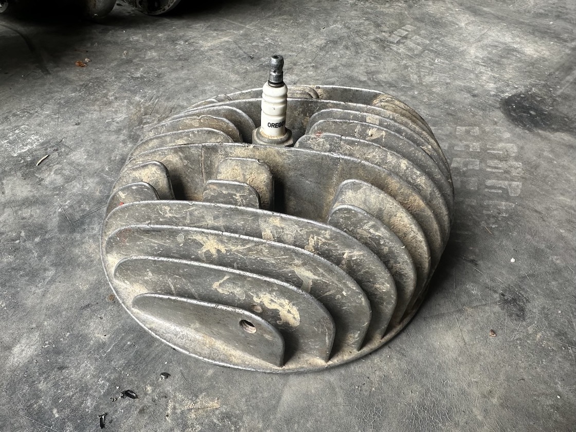 Predám DIELY motora ČZ 250/455 - 4