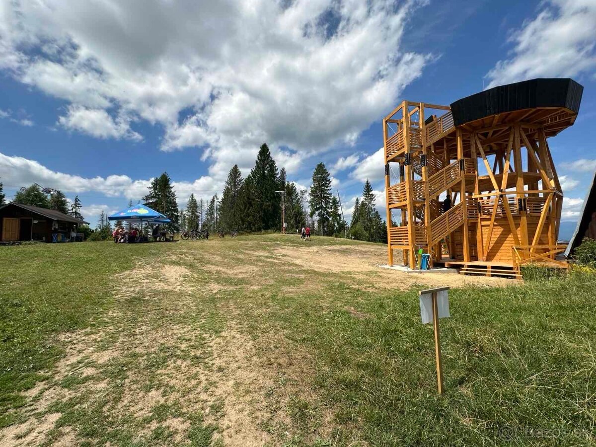 Stavebny pozemok priamo pri vleku - 4