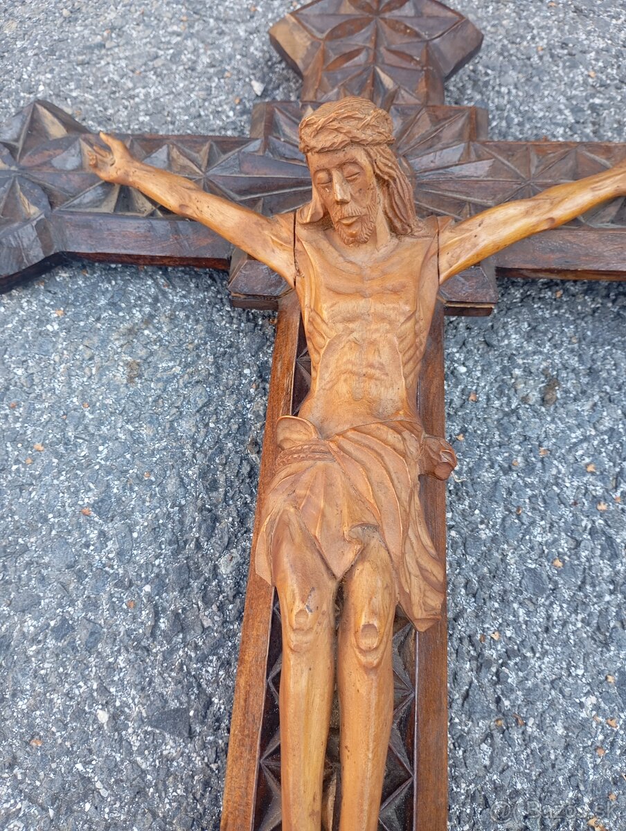 Predám pekný drevený kríž - 4