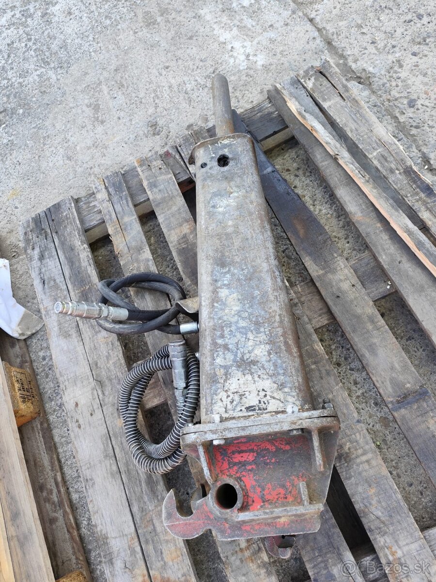 Buracie kladivo na minibager 1200-2000kg. - 4