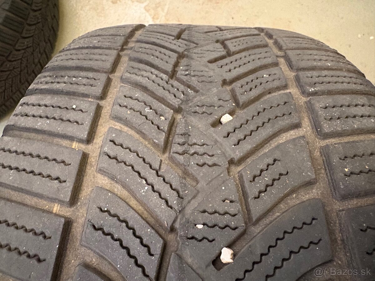 225/50 R17 zimne Goodyear - 4