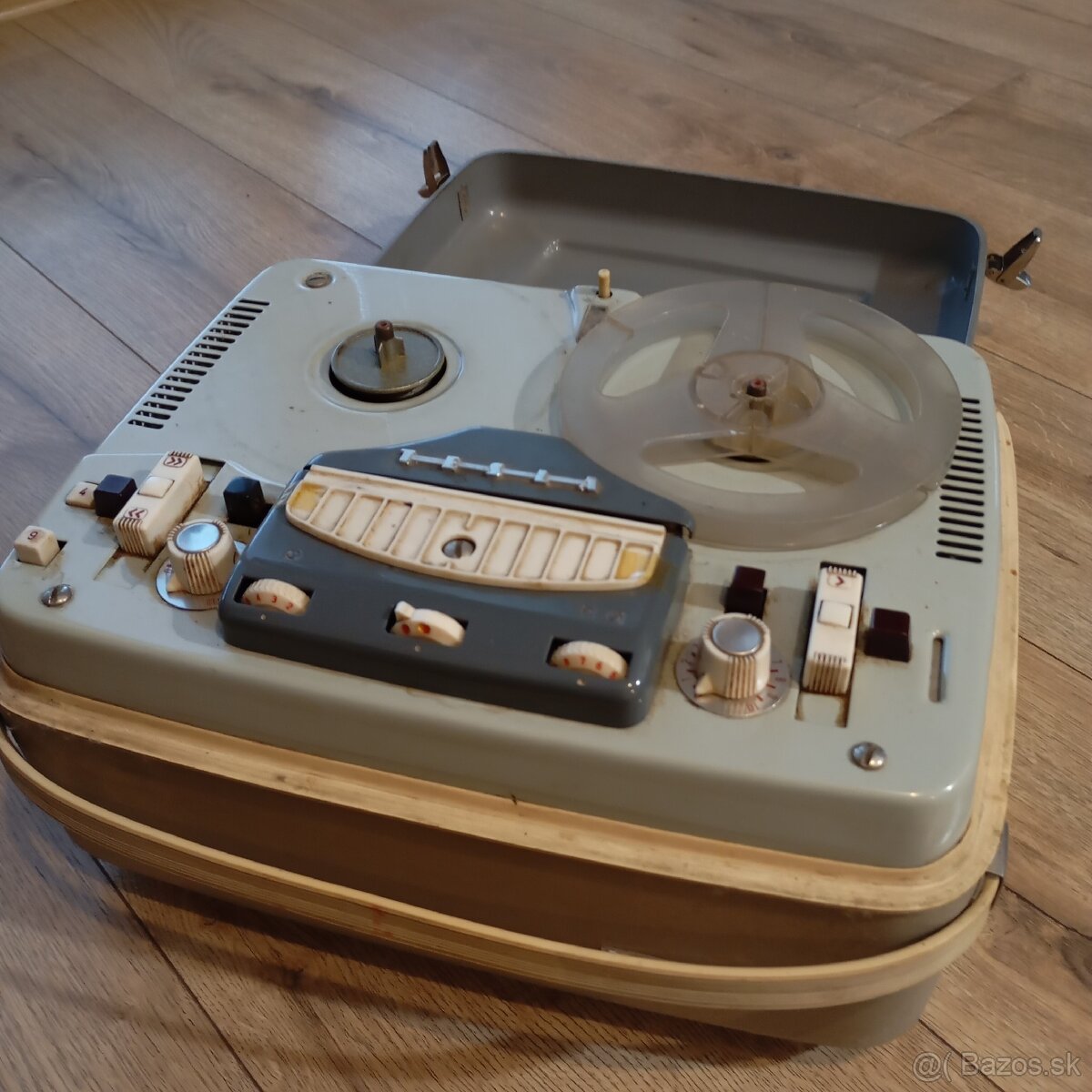 kotúčový magnetofón Tesla SONET B3. - 4