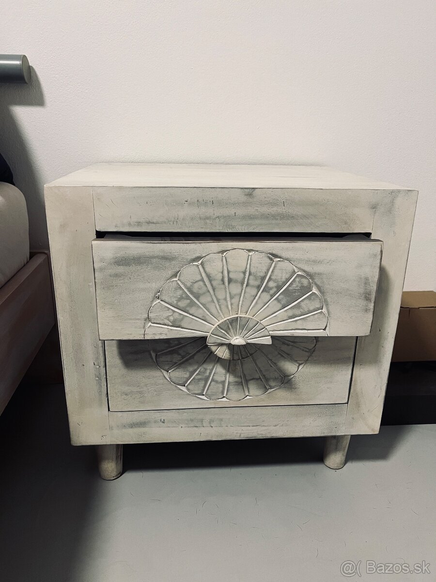 Nočný stolík - 4