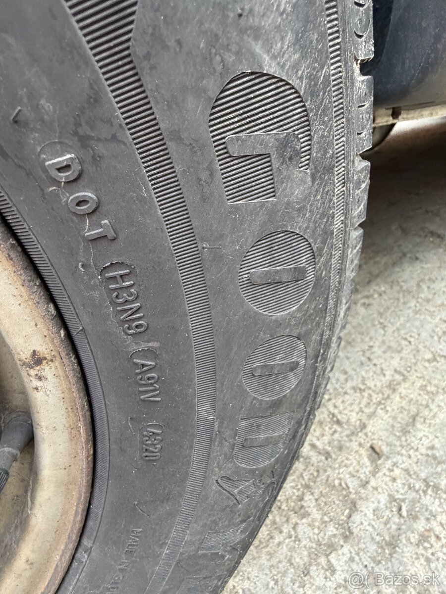 Predam letnu sadu 225/75r16c - 4