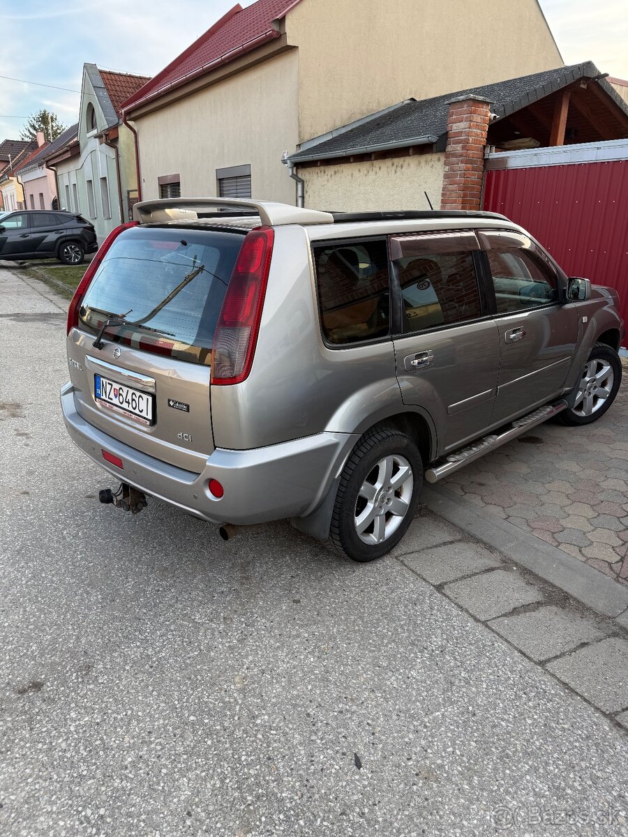 Nisan X-trail 2,2 100kw 4x4 - 4