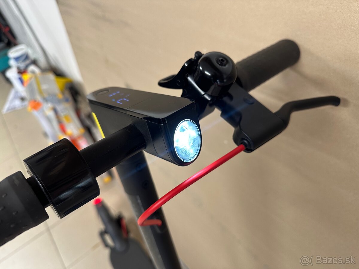 Predám zánovná kolobežka XIAOMI pro 2, nájazd 125km - 4