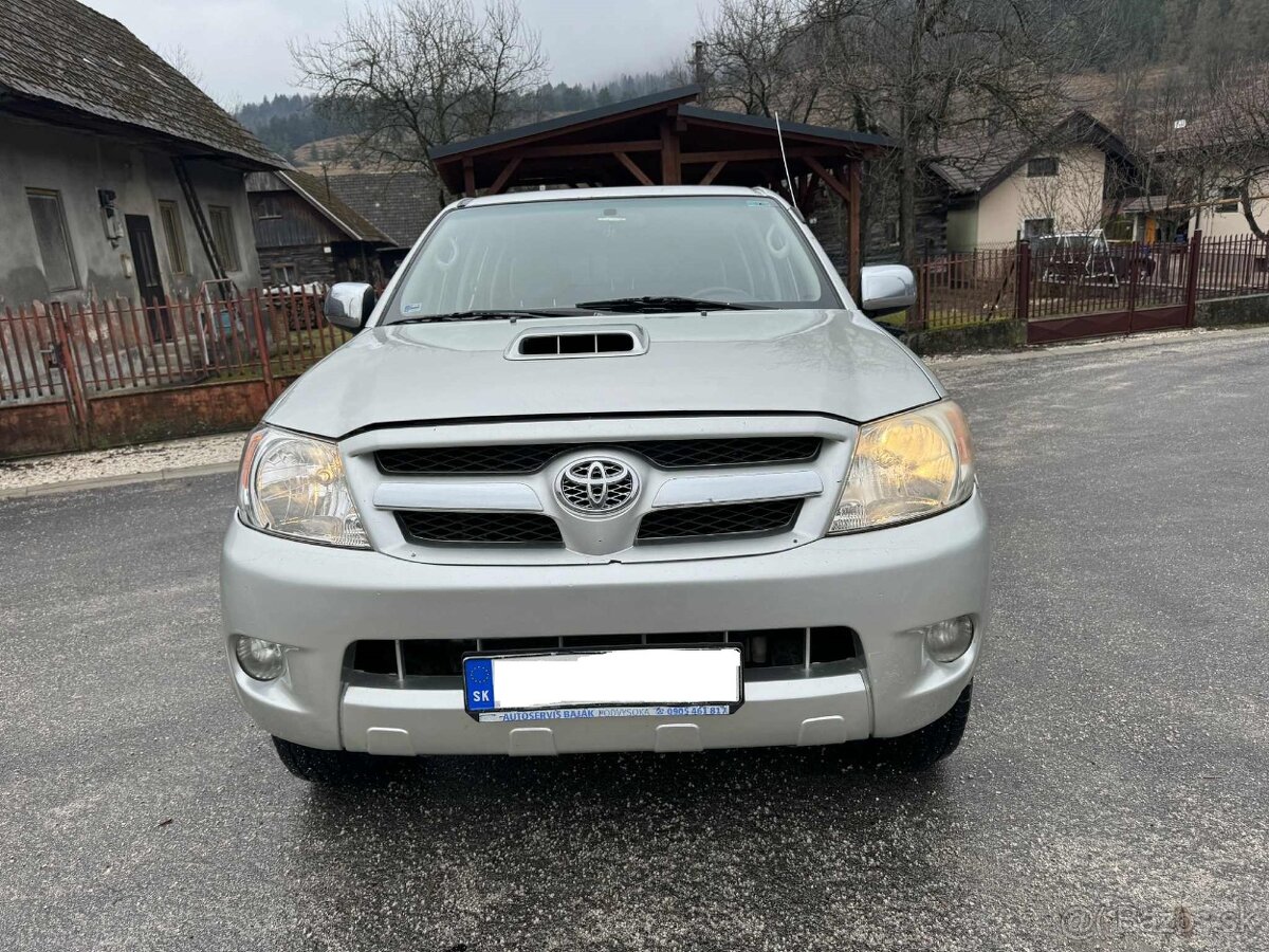 Predám Toyota Hilux 2.5, D-4D - 4