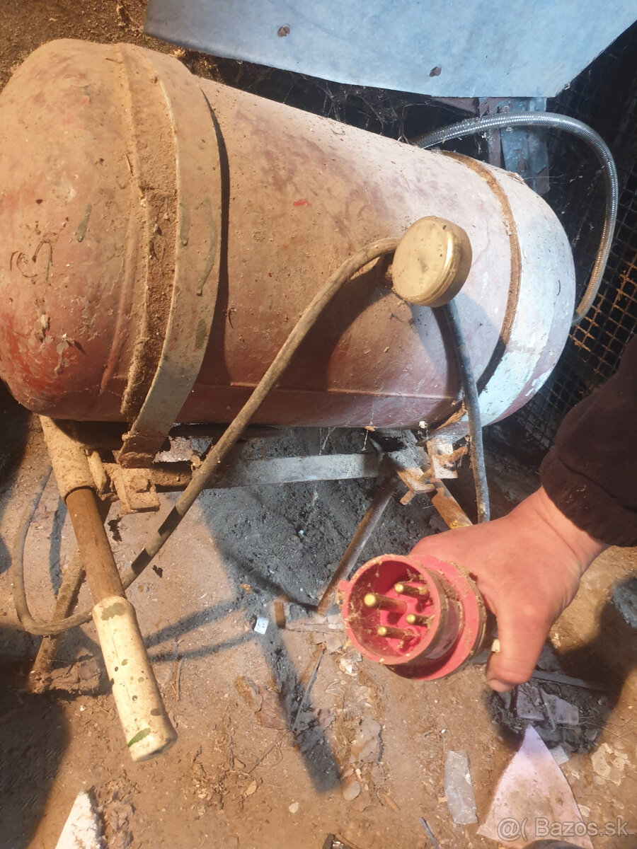 predám výkonný cirkulár s kompresorom. - 4