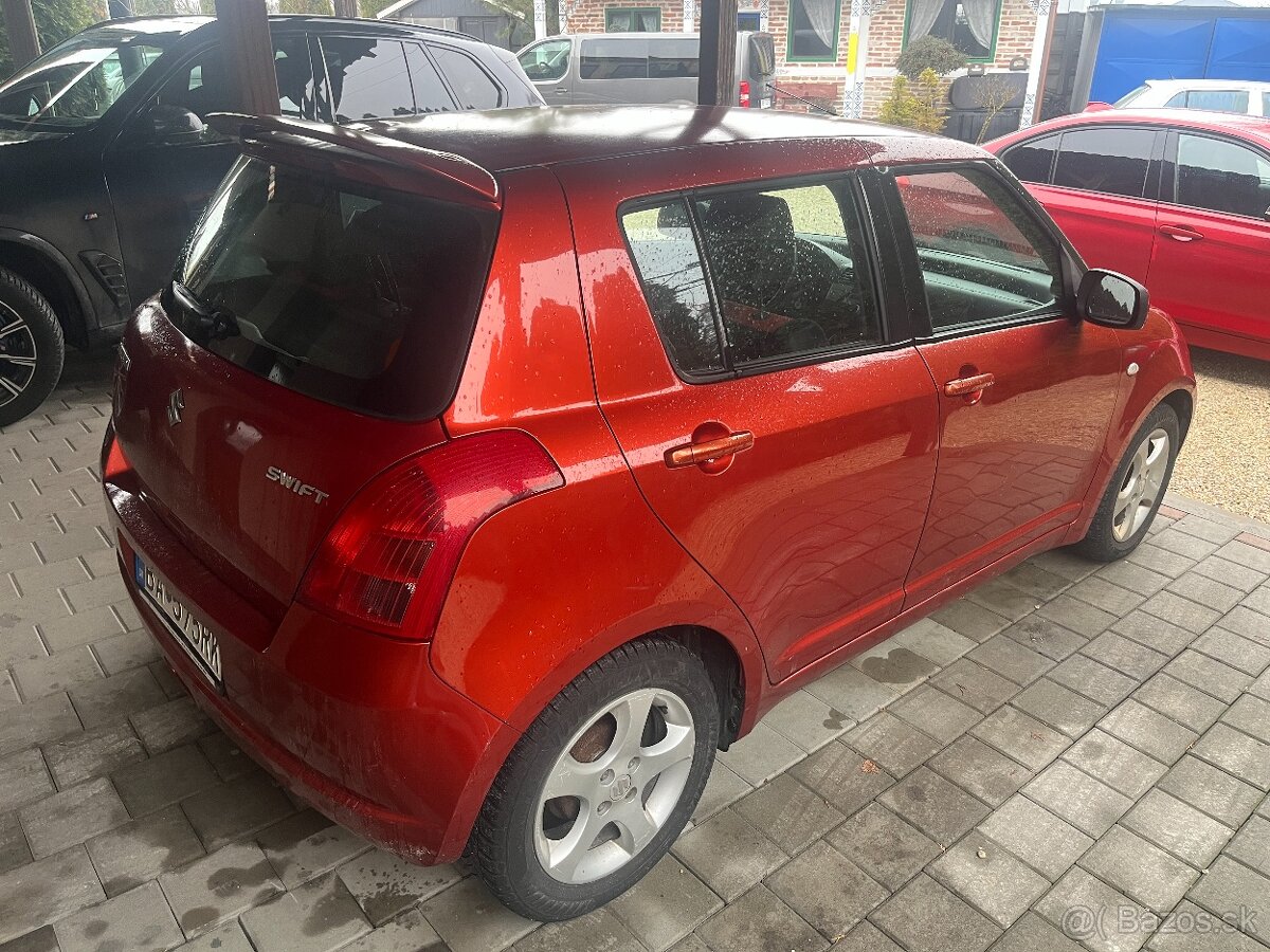 Suzuki Swift 1.3 GLX ABS, A/C - 4
