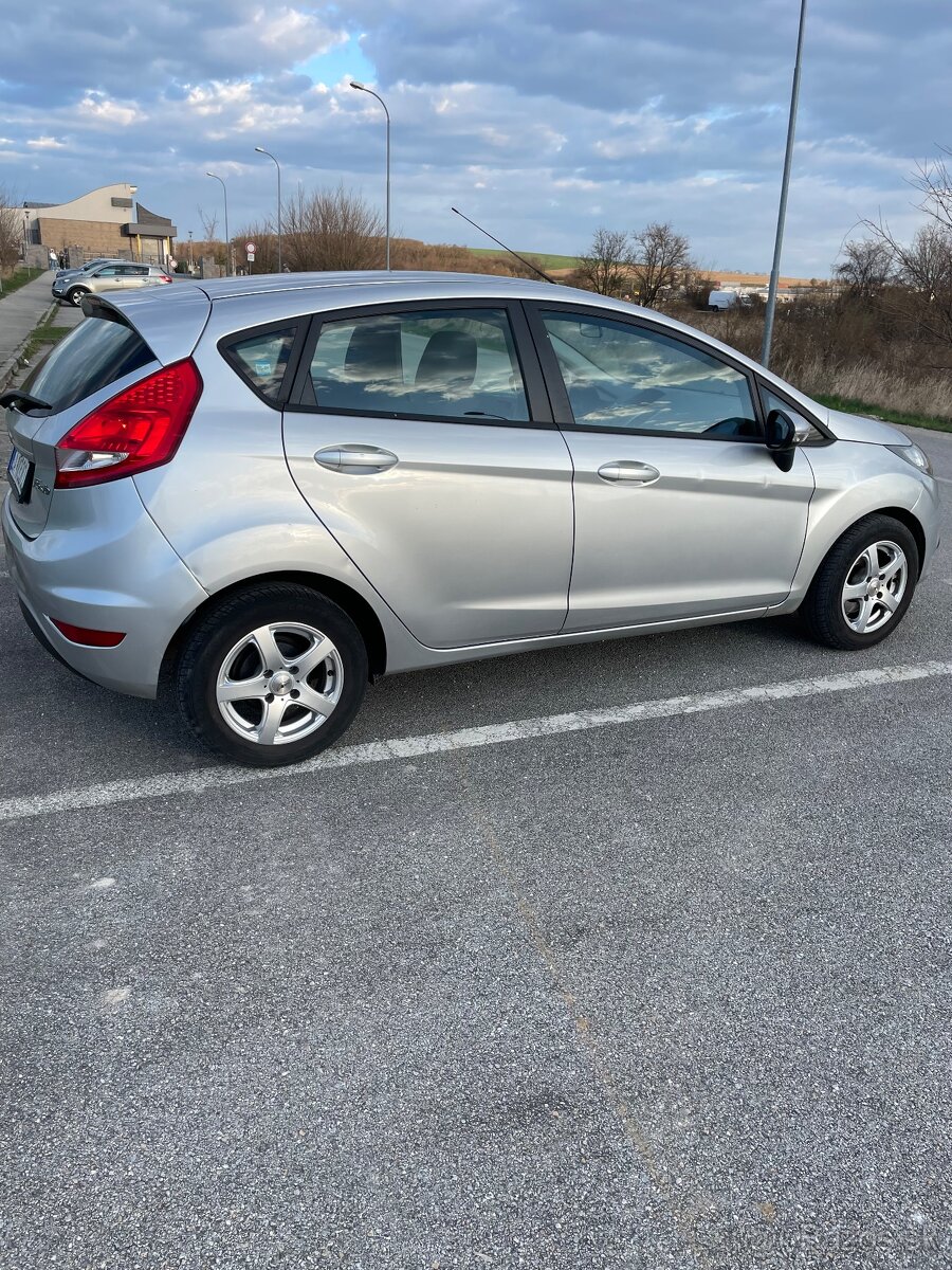 Ford fiesta - 4