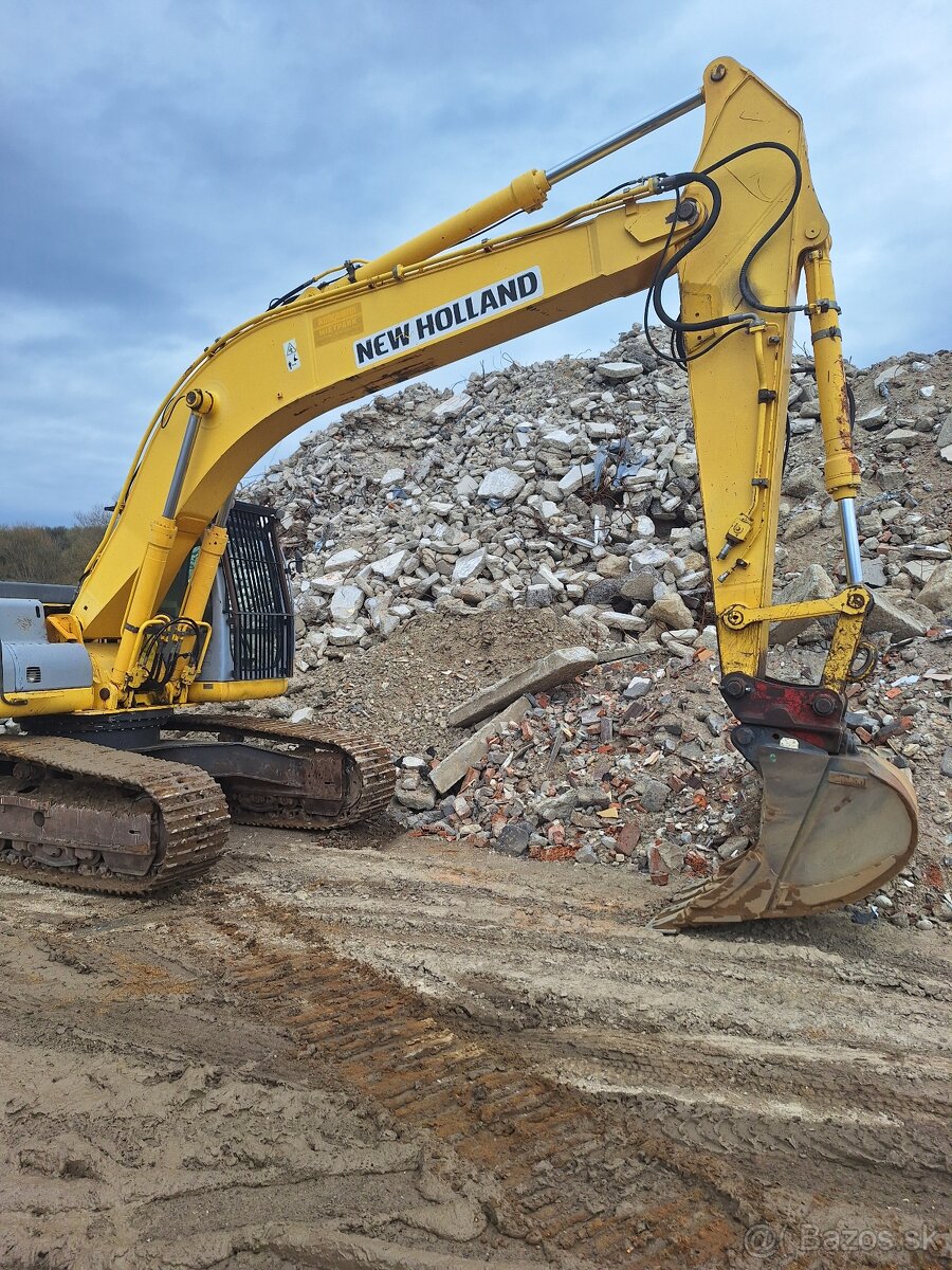 New Holland E305 - 4