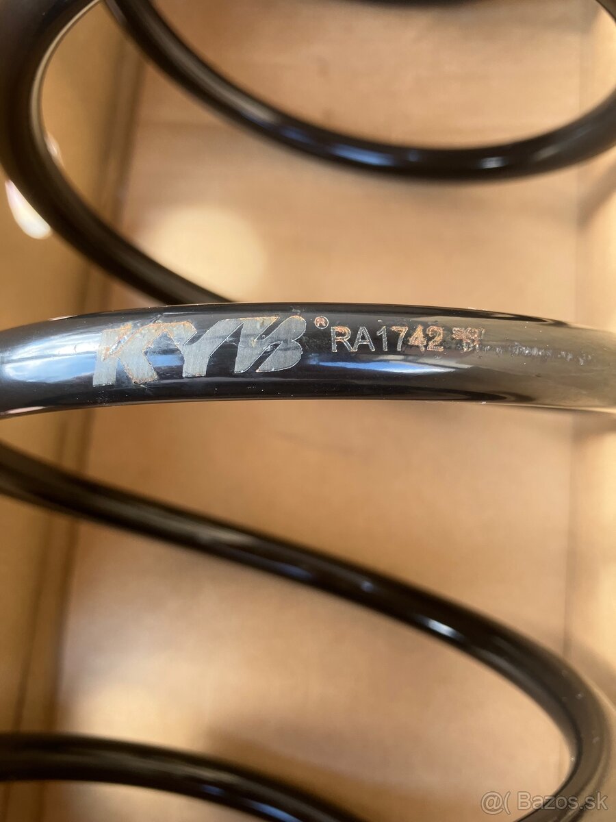 Sada pruzin KYB BMW E30 - 4