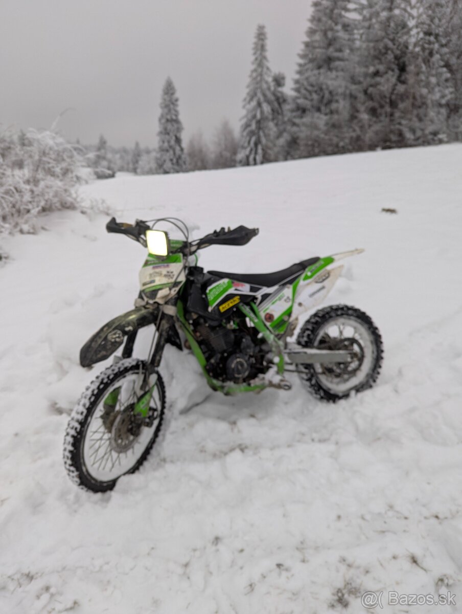 MiniRocket Hurricane 250