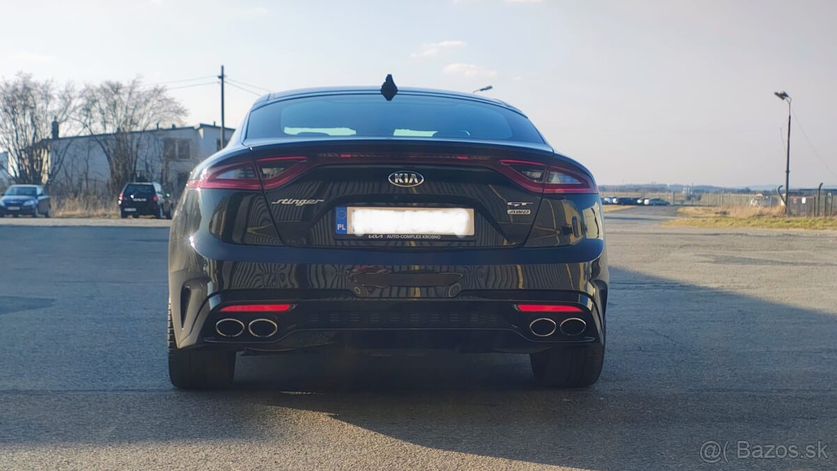 Kia Stinger 3.3 V6 biturbo 4x4 370koni - 4