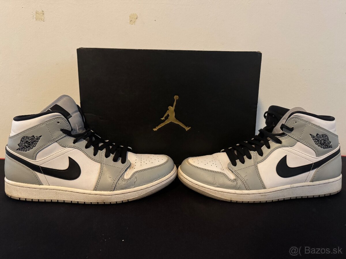Air Jordan 1 Mid “Light Smoke Grey” - 4