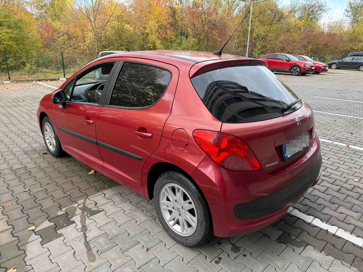 Peugeot 207 1.4 i - 4