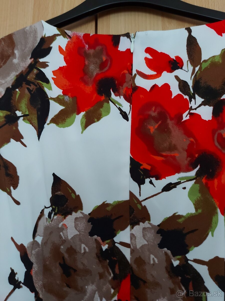 Elegantné spoločenské kvetinkové šaty - 4